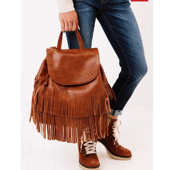 Maple Fringe Drawstring Convertible Backpack
Vegan leather - Picture 3 of 7